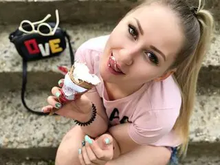 EmilyGordan free porn pictures