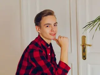 CuteTwinkMiguel photos shows photos