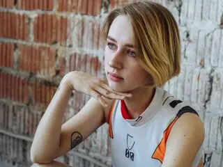 DarnyEva show ass ass